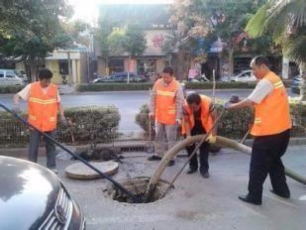 马桶下水道管道怎么疏通（疏通马桶下水道用什么）